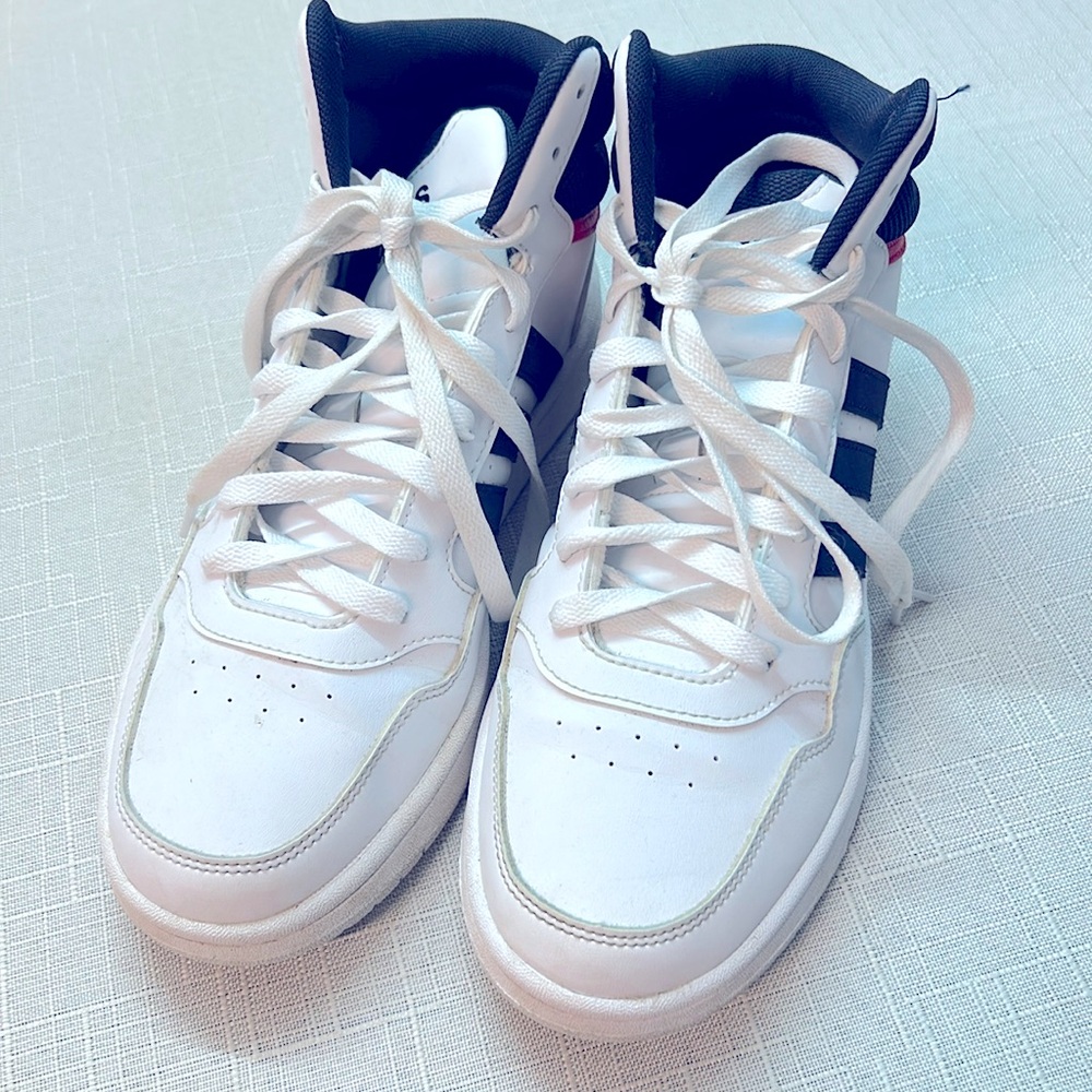Adidas hoops  tennis shoes boys size US  6 1/2 white  and blue